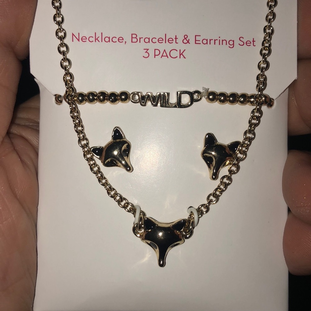 Necklace bracelet and earrings set